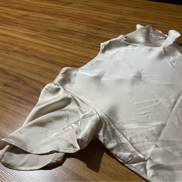 Premise Women’s V-Neck Satin Blouse Size Large - Picture 8 of 10